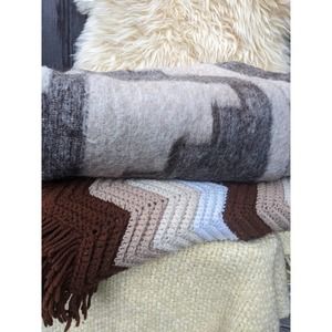 Vintage Hilados Y Tejidos Pucara Peruvian Neutral Blanket